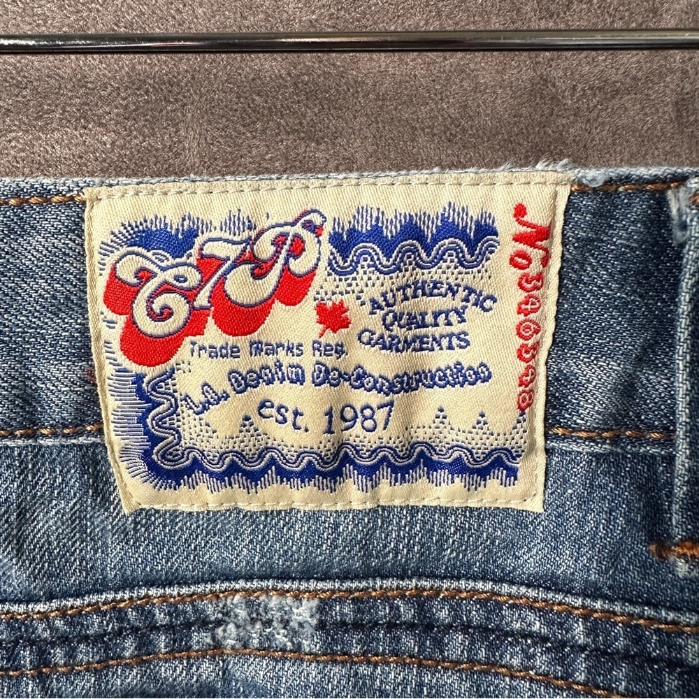 Chip & Pepper Oceanside Denim Mini Skirt Low Rise Raw Hem Medium Wash Jrs 9 Y2K - Picture 11 of 12